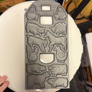 The Bar Silver Barnyard Mold cast iron